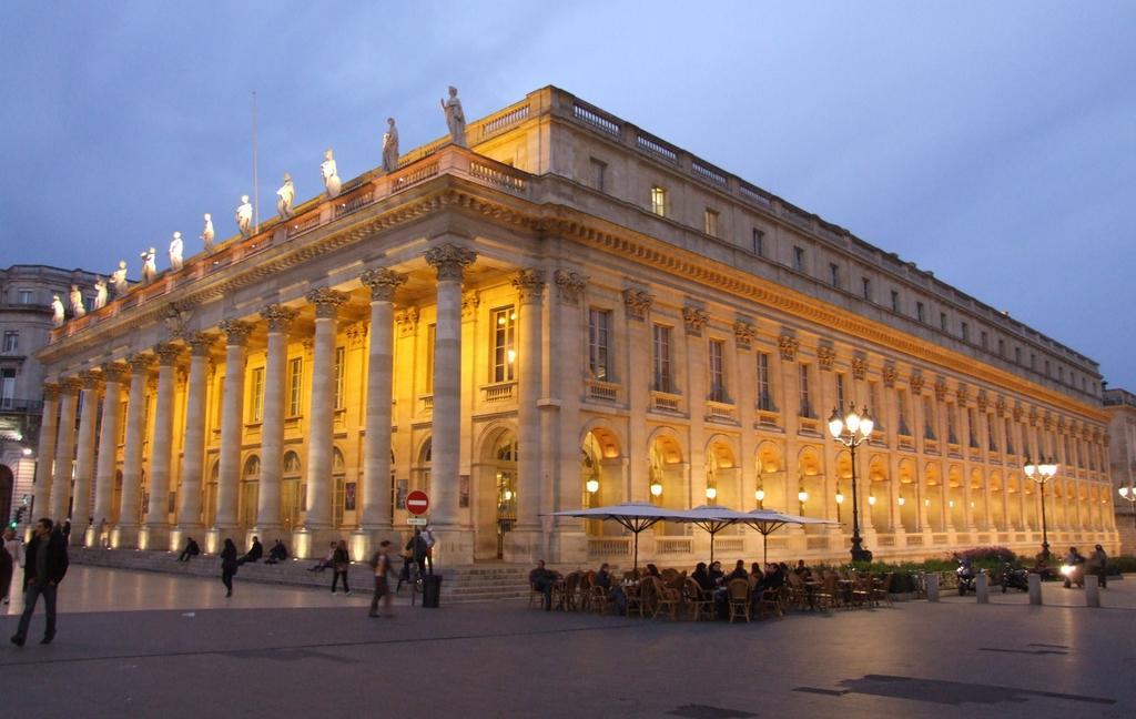 L'Escale D'Aquitaine Lägenhet Bordeaux Exteriör bild